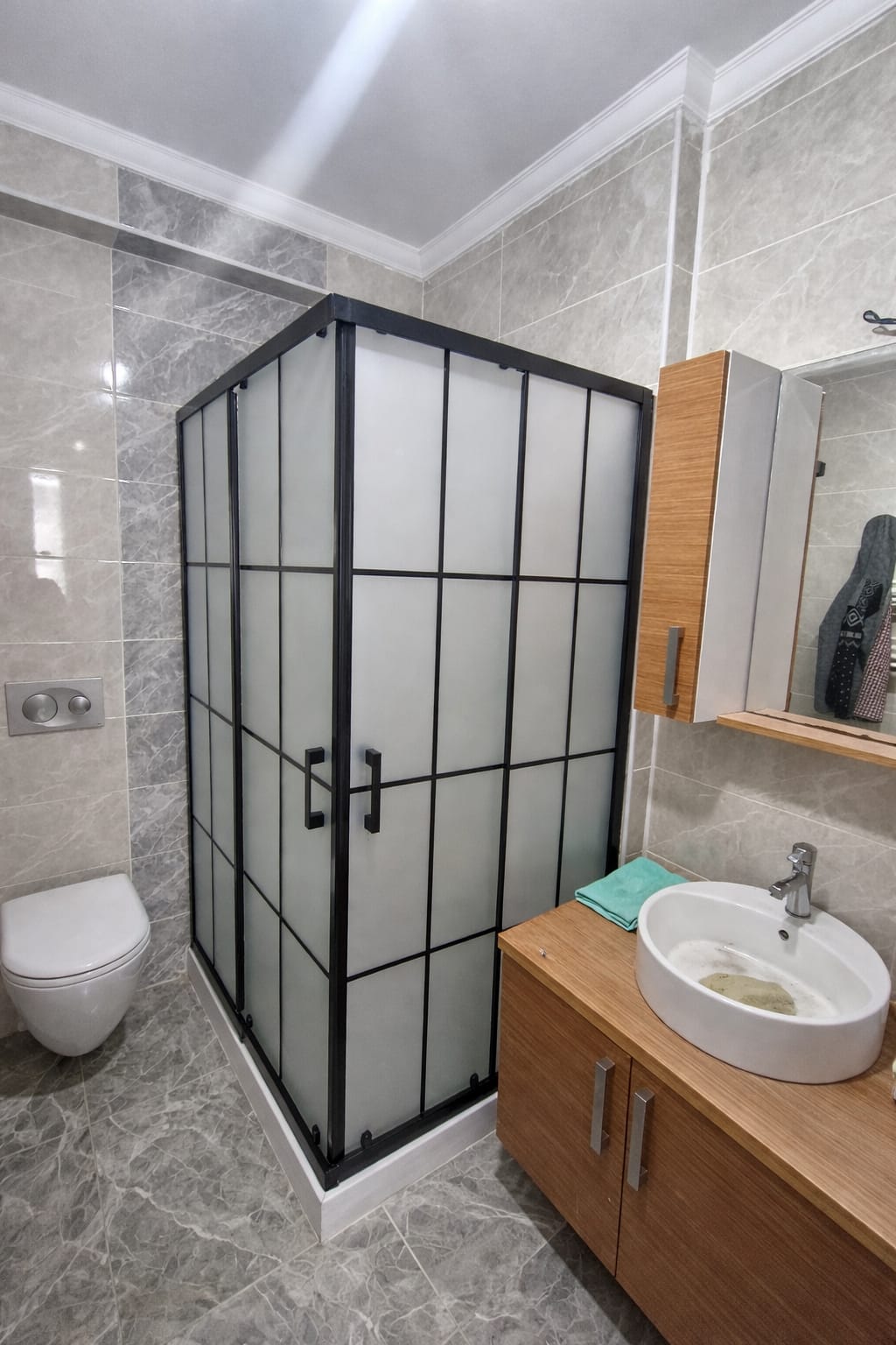 siyah profil cam duşakabin